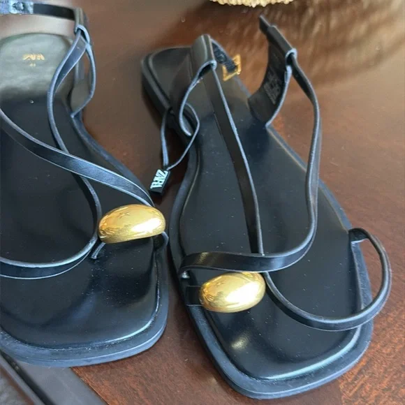 Zara Strappy Black and Gold Sandals NWT size 41 - Picture 4 of 6